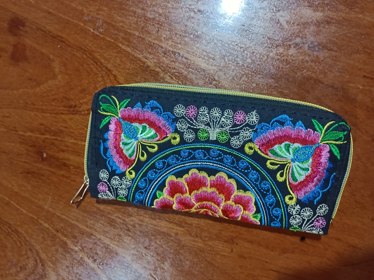 绣花钱包，全新，25包邮，一旦售出概不退换