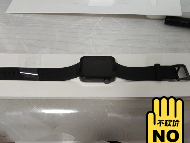 小米手表基本全新，就用了几次，没有任何磨损...