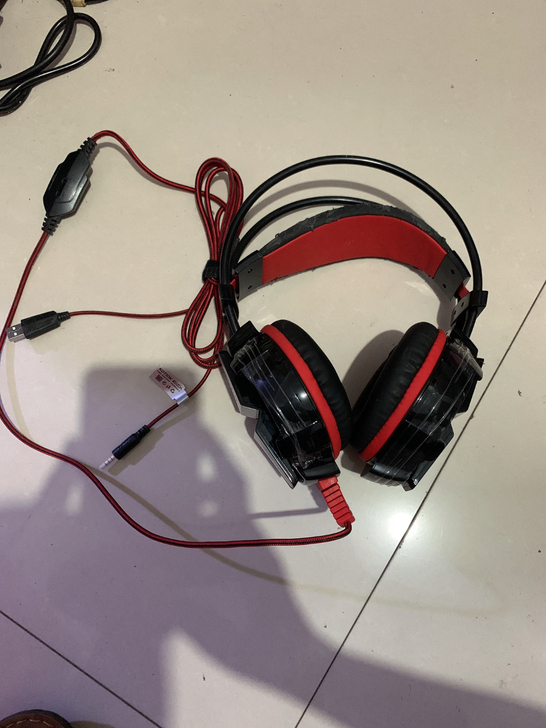 Kotion each全新库存电竞耳机，头...