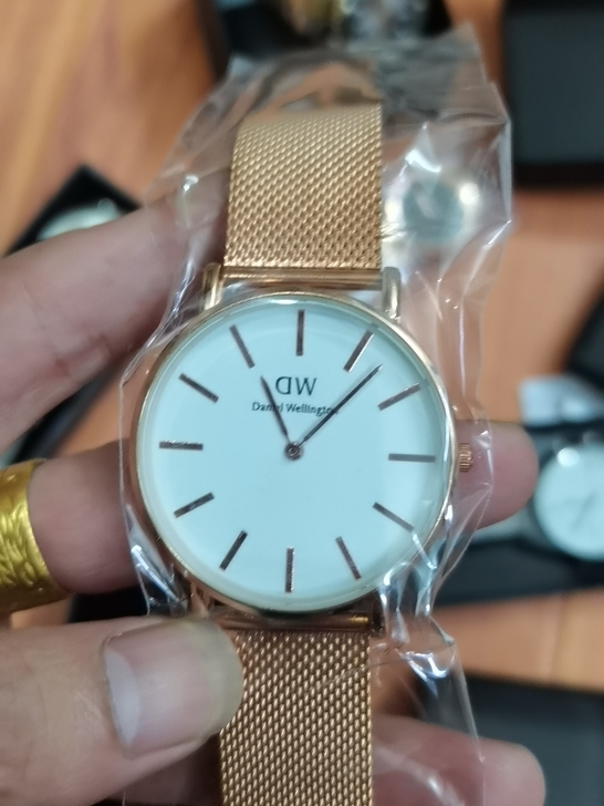 dw丹尼尔惠灵顿dw手表男女金属表带欧美简...