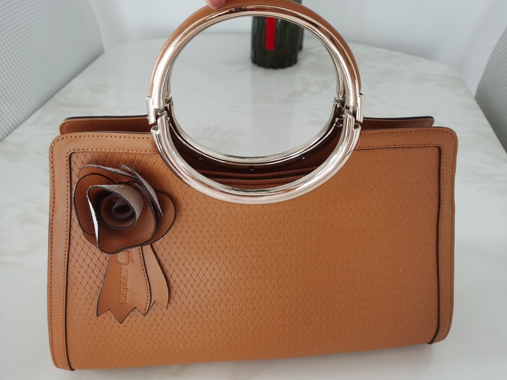 APPLES女手提包：约9成新