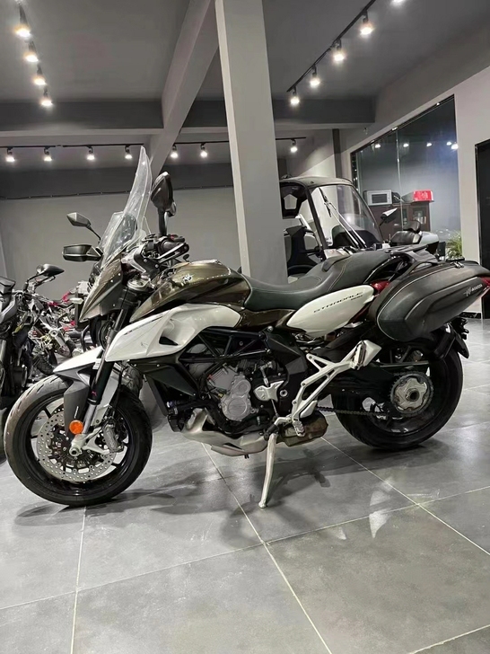 17年奥古斯塔mv800摩托ADV 旅行 ...