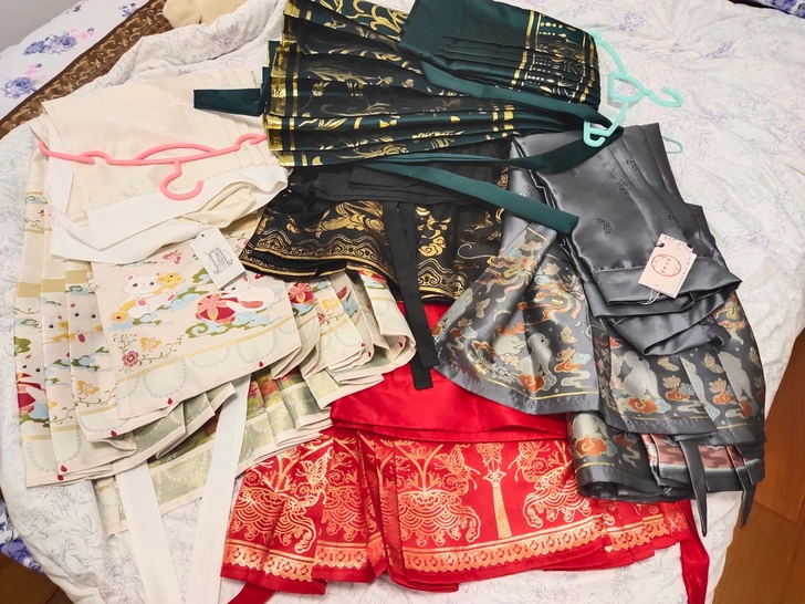 池夏，还有一些其他的马面，基本全新，清衣柜...