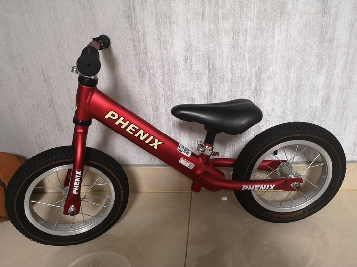 凤凰平衡车出，就在家里玩了几次，几乎全新，...