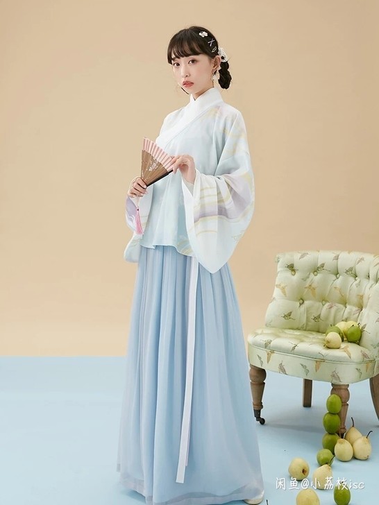 十三余小豆蔻儿流风回雪一套 改良汉服
