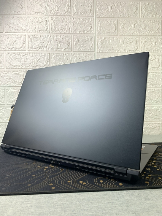 未来人类t7m 17.3寸i7 10875...