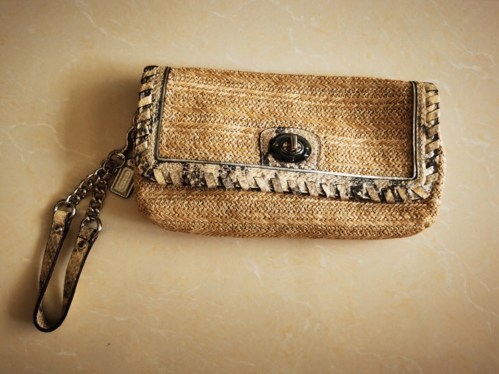 coach拉菲草编织配真皮手拿包,挽包手腕...