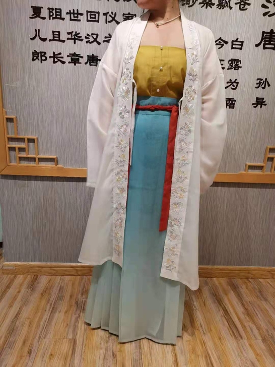 重回汉唐正品原创美人图鉴倚榻观雀明制汉服，...