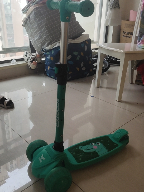 儿童滑板车