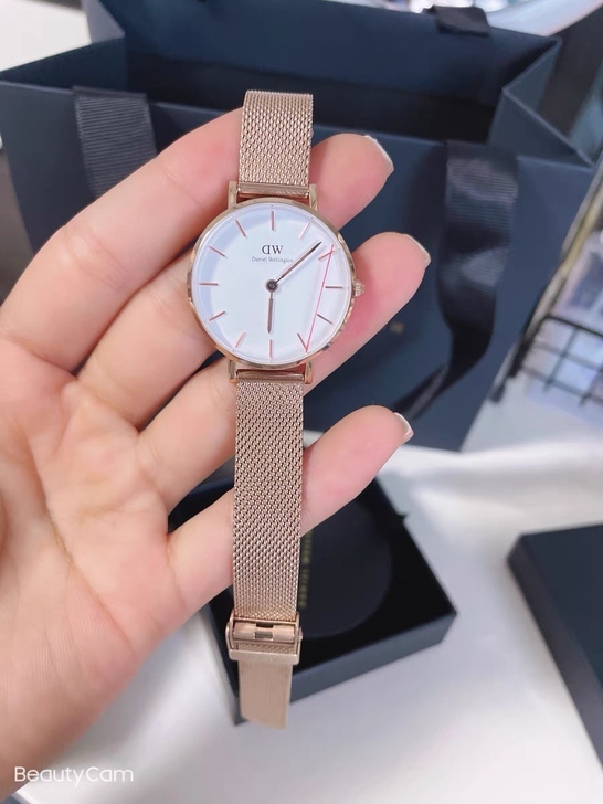 正品dw手表女玫瑰金32mm，几乎全新的，...