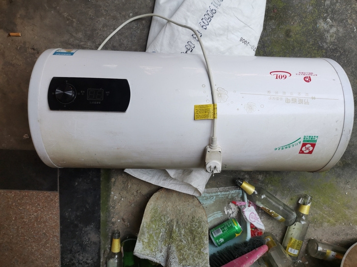 樱花热水器60L，低价出售，在家闲置