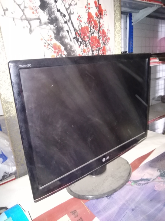 电脑显示器，同城自提。