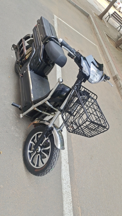 凤凰电动车72v，发票都有。1388982...