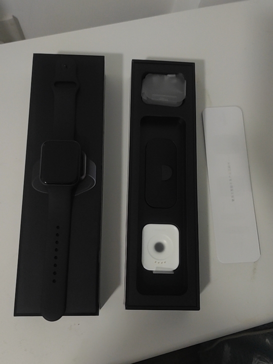 魅族watch，刚到没几天，自用的，一点磕...