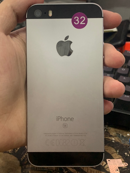 二手iphoneSE 32G美版全网通手机...