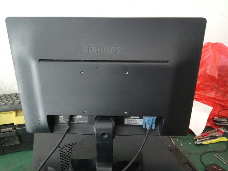飞利浦19寸二手显示器屏幕出售，分辨率:1...
