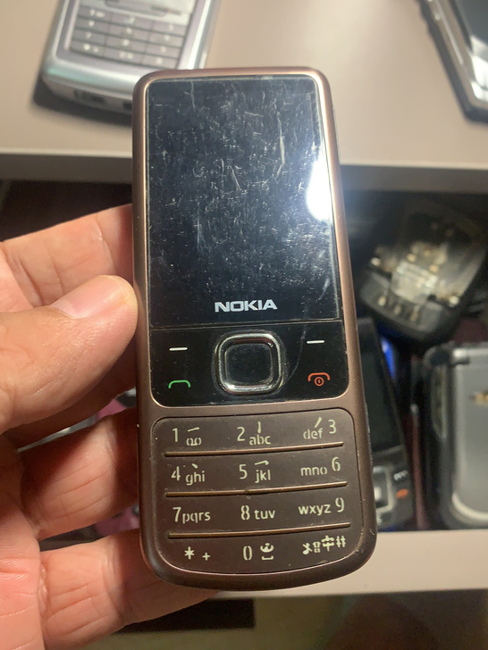 诺基亚6700C 正常使用 外观不错 屏有...