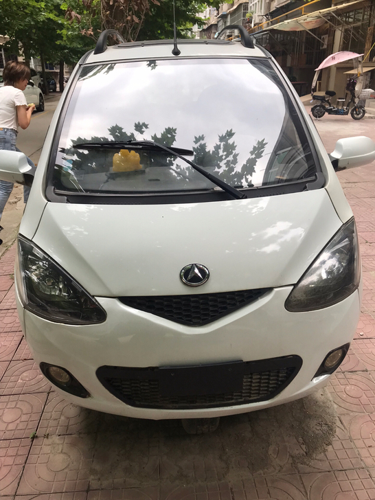 富路三轮摩托车L17，本车为全封闭燃油三轮...