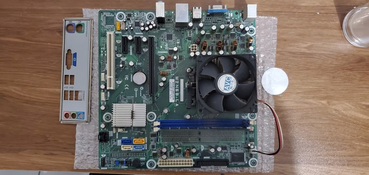AMD速龙5400，AM2主板，2G内存。
