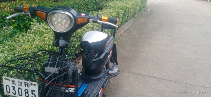 雅迪电动车    60v20A    牌证...