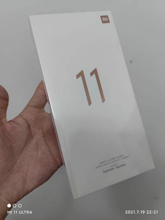 小米11 12+256g 白色/黑色都有。