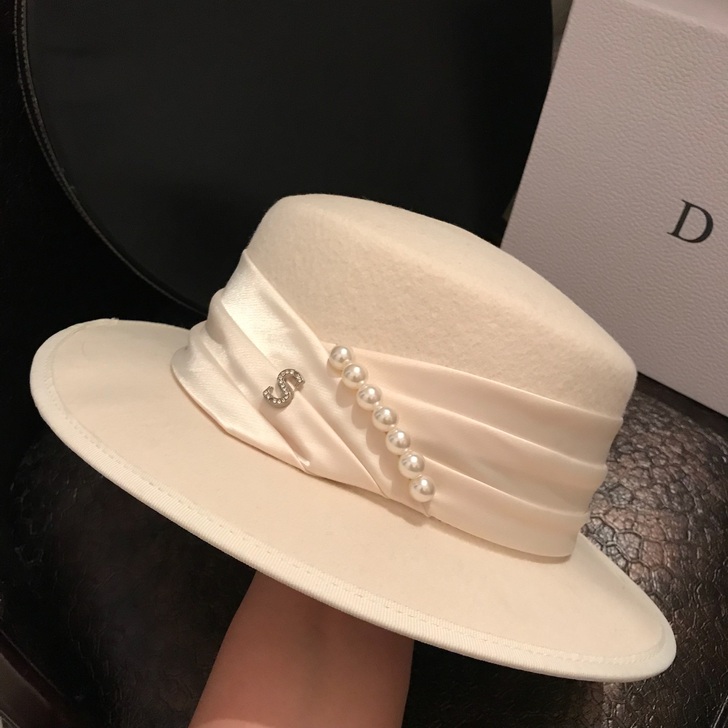 mona张绮贤秋冬羊毛呢法式名媛白色平顶礼...