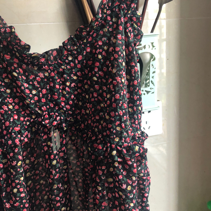 小小吊带连衣裙 （上身）