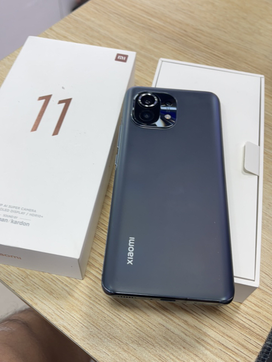 小米11 黑 8256G