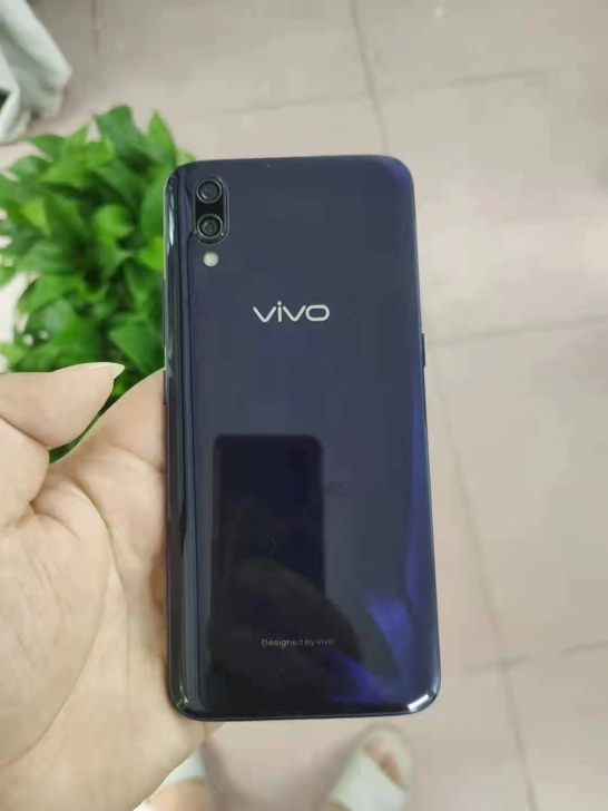 vivoX23 女生自用 8g+128g运行