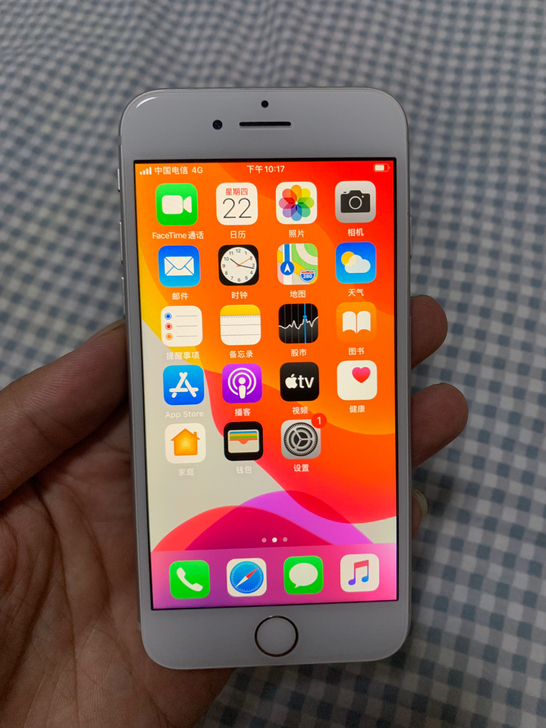 苹果8，国行64G九成新，无ID，功能都正...