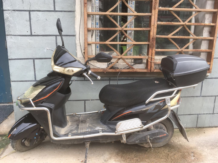 绿源电动车,72v20A电池,800w电机...