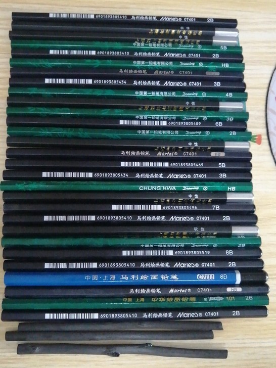 美术绘画铅笔,2b~8b共29根,另3根炭...