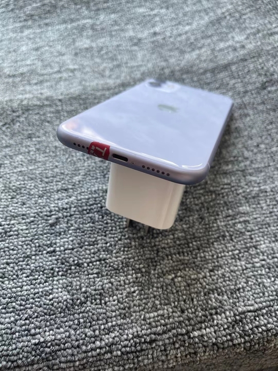 出两台苹果11，64G紫色，绿色，全网通4...