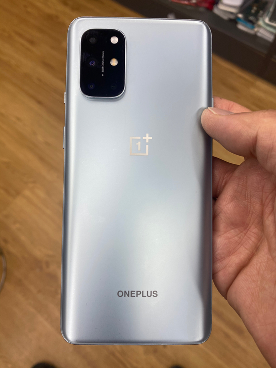 一加8T，银色，运行内存8G，机身内存12...