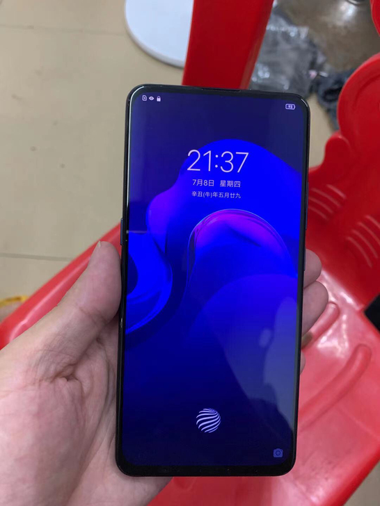 帮家人转让闲置 vivo x27 8+12...