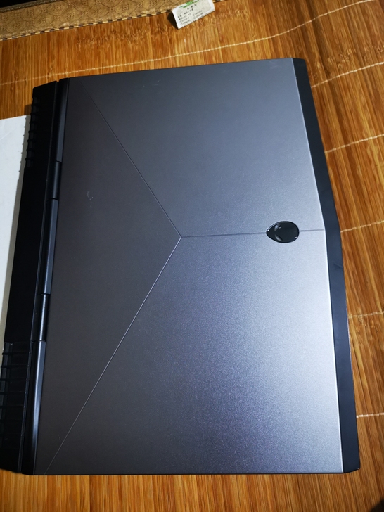 戴尔外星人15r4 8代I7+1060吃鸡...