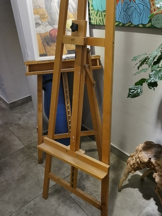 闲置画架，不邮寄，仅支持本地上门提取