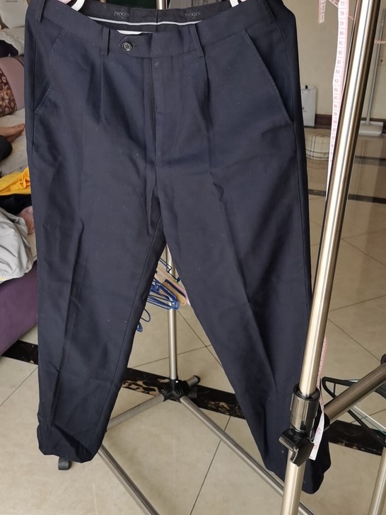 制度西装正装裤，二尺五腰围，三尺一裤长，含...