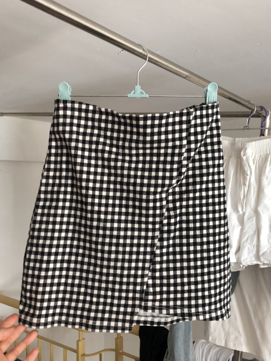 半身裙 上面写的XL其实没有那么大 等于M...