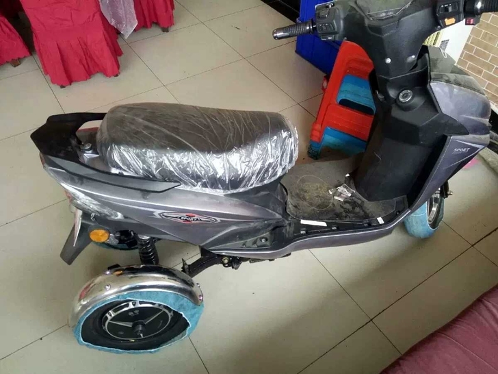 低价处理库存全新自平衡电动车   独立悬挂...