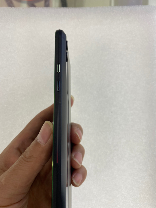 黑鲨2游戏手机8十128成色看图全原，忘记...