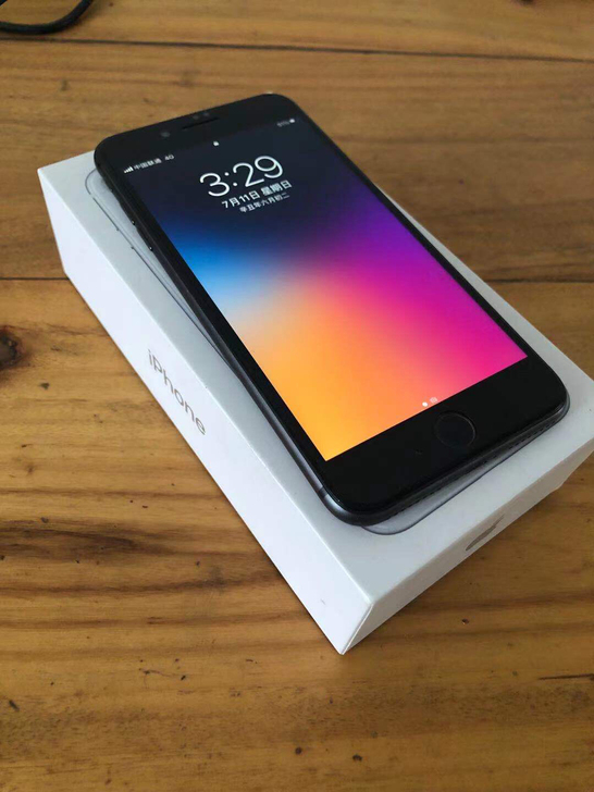 iPhone8plus 64G 日版无锁黑...