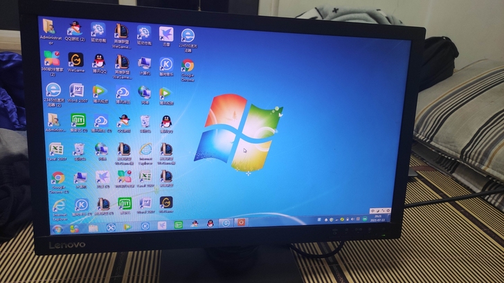 联想22寸显示器 完美屏 无维修 VG...