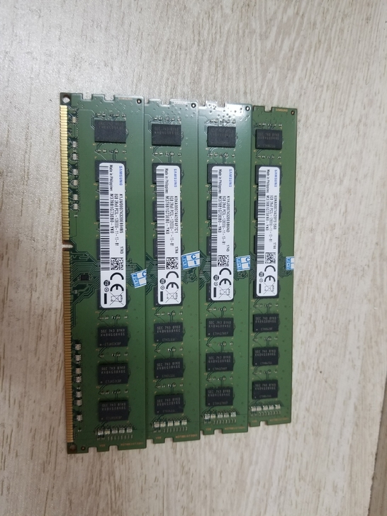 出4条三星8G 三代内存，正常拆机使用，成...