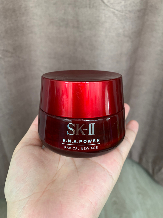 sk2面霜 瓶，附带小刮勺，余量如图，转给...