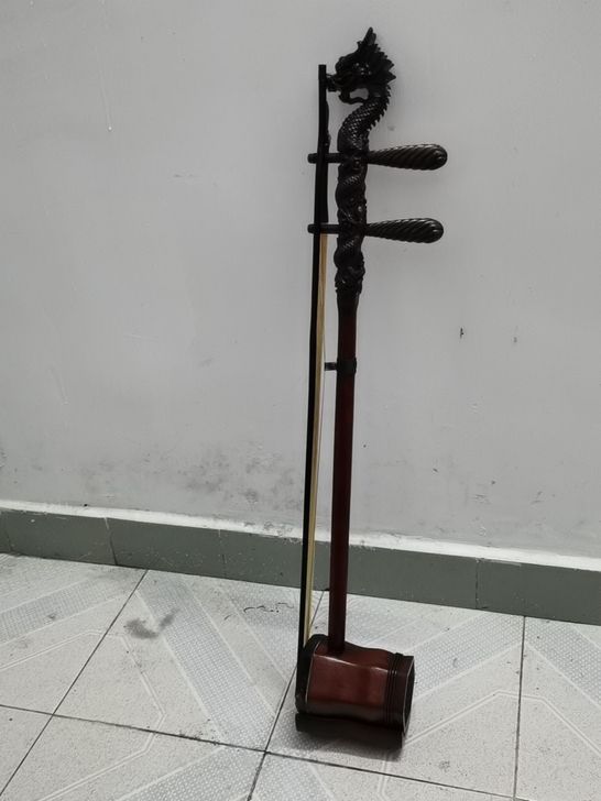 珍藏红木二胡一把品相如图喜欢的朋友右下角我...