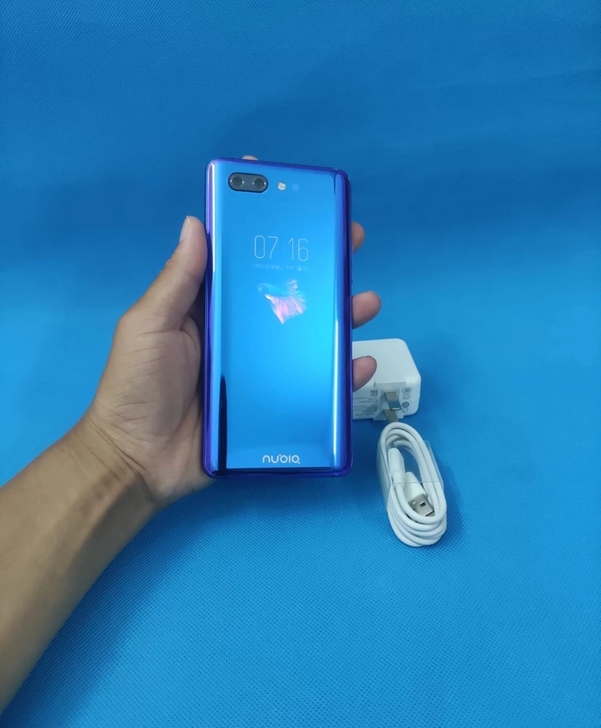 成色新努比亚X蓝色8+128G双屏骁龙84...