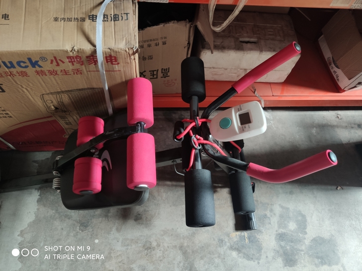 出闲置多功能仰卧板健腹器懒人卷腹机美腰机腹...