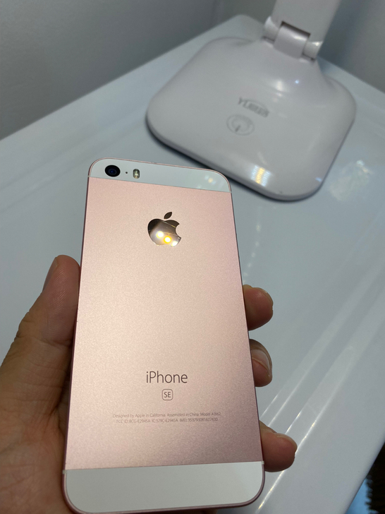 iPhone se一代，玫瑰金，32G美版...