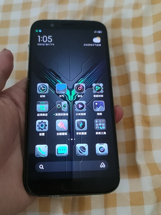 黑鲨手机 6+64g 换过外屏 尾...